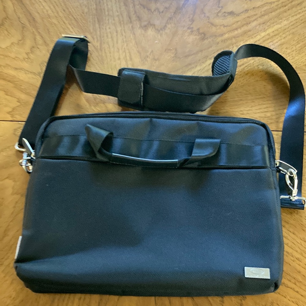 Bric’s 17” lined laptop case